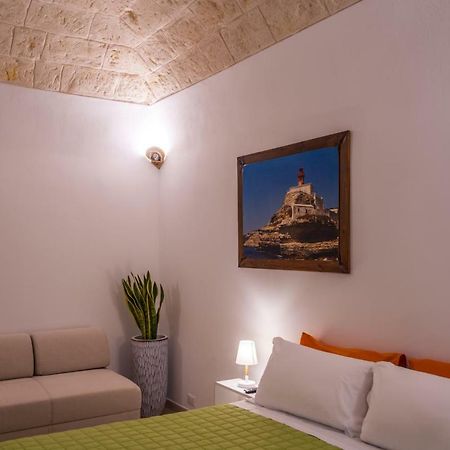 Melo Accommodations Apartment Abbrescia Bari Bagian luar foto