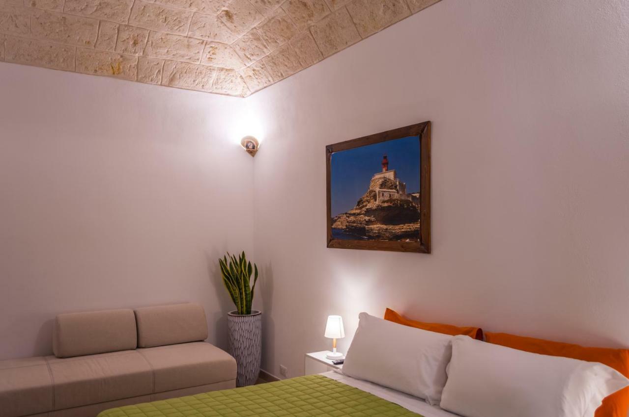 Melo Accommodations Apartment Abbrescia Bari Bagian luar foto